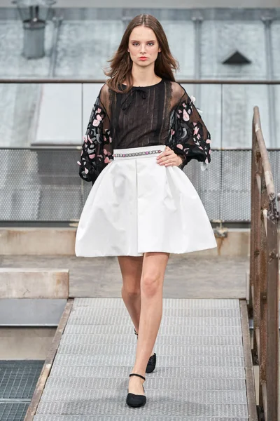 Look 70